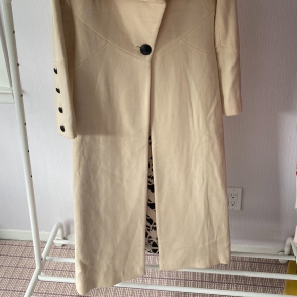 Cream Tempereley London Evening Coat - Picture 3 of 9